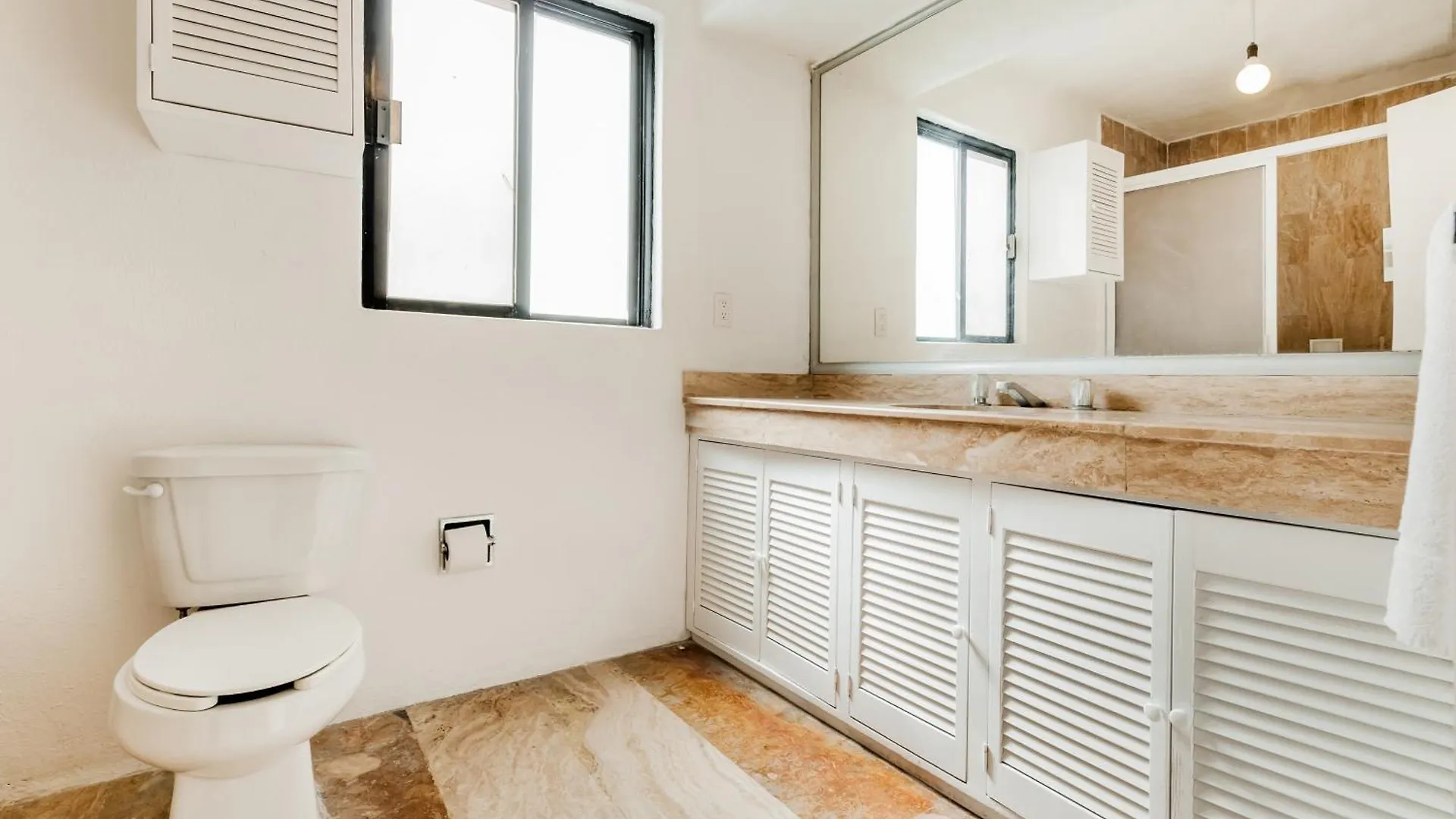 Laguna Beach Apartment Cancun