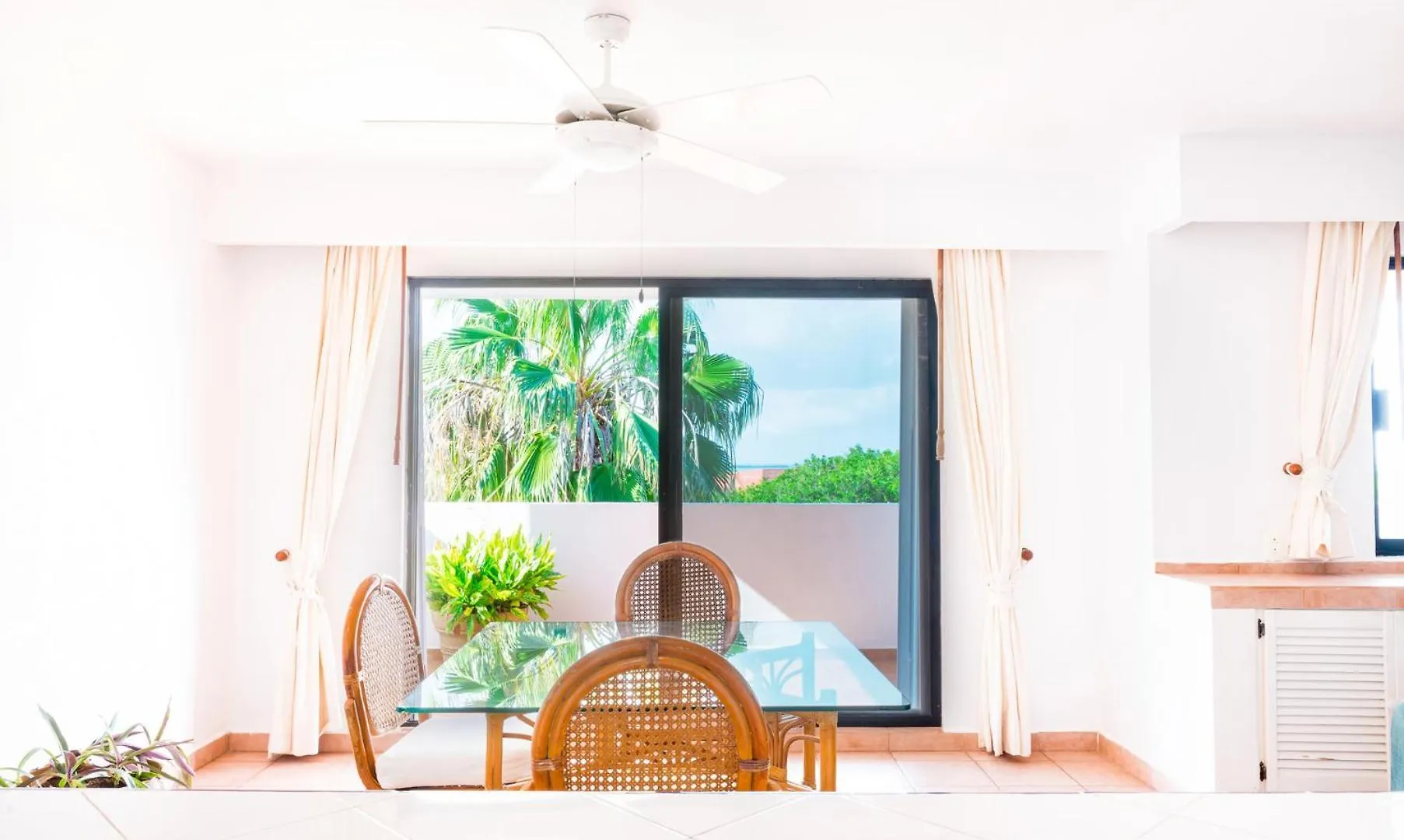 Laguna Beach Apartment Cancun